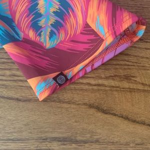 ONZIE Crops FLORAL M/L EUC